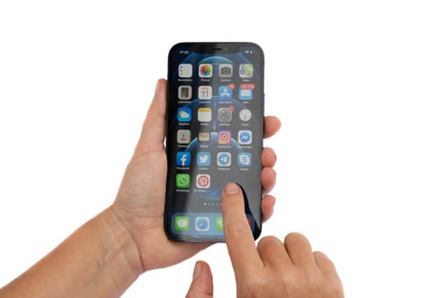 Do iPhones have SD Cards?